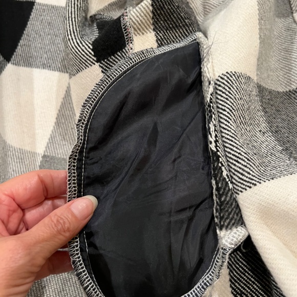 Coat -Oversize plaid button coat, Size Small, Excellent Condition - Picture 12 of 14